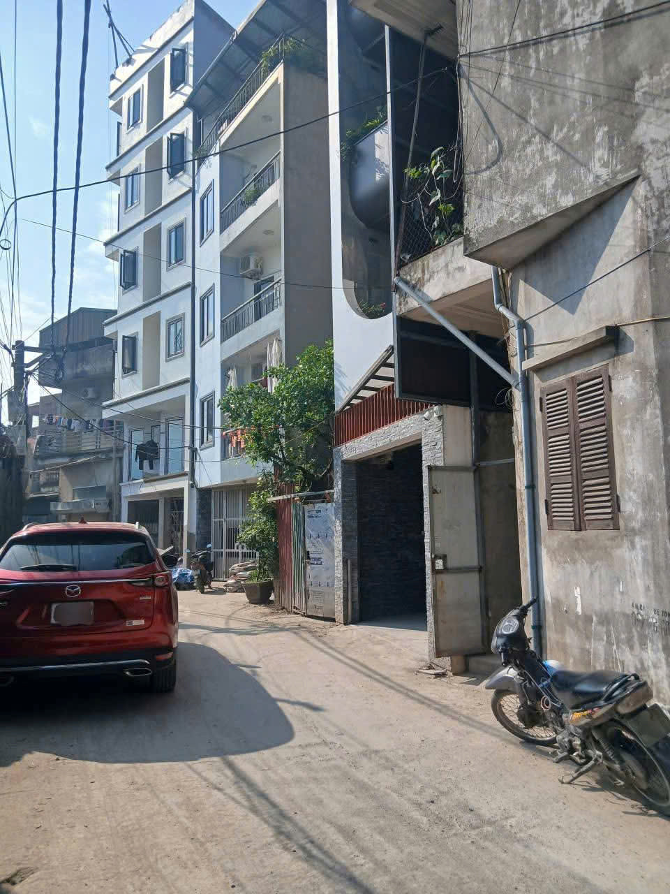 Bán nhà Quang Tiến, 50m2, nhà dân xây, ngõ nông, ô tô đỗ cổng, sát vincom, giá 10.1 tỷ