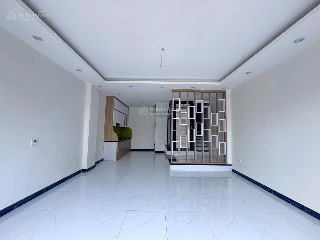 Bán nhà Quang Tiến - Đại Mỗ, 39m², 5 tầng thang máy, giá 6.5 tỷ, nhà đẹp ở ngay, gần ô tô tránh đỗ, full tiện ích
