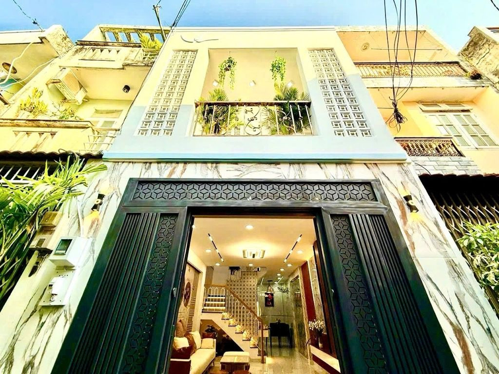 Bán nhà quang trung sổ hồng riêng, gần chợ siêu thị, trường học