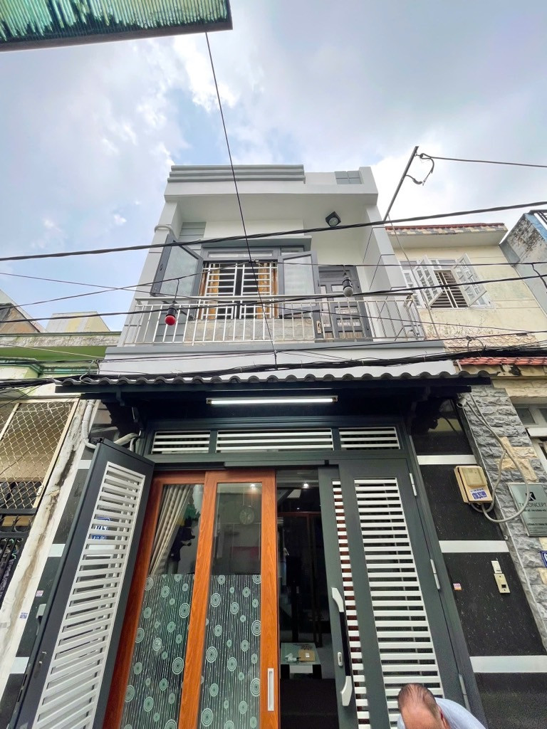 Gấp bán hẽm xe hơi, sổ hồng riêng, gần chợ, siêu thị