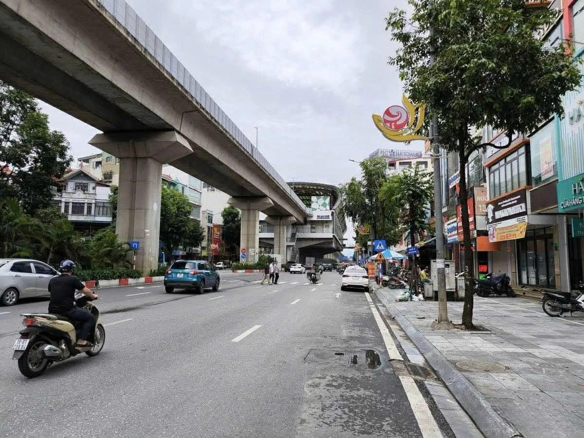 Hiếm nhà mặt phố Quang Trung, 120m2, mặt tiền rộng 4m, nhà đầu phố, kinh doanh sầm uất, giá 41 tỷ