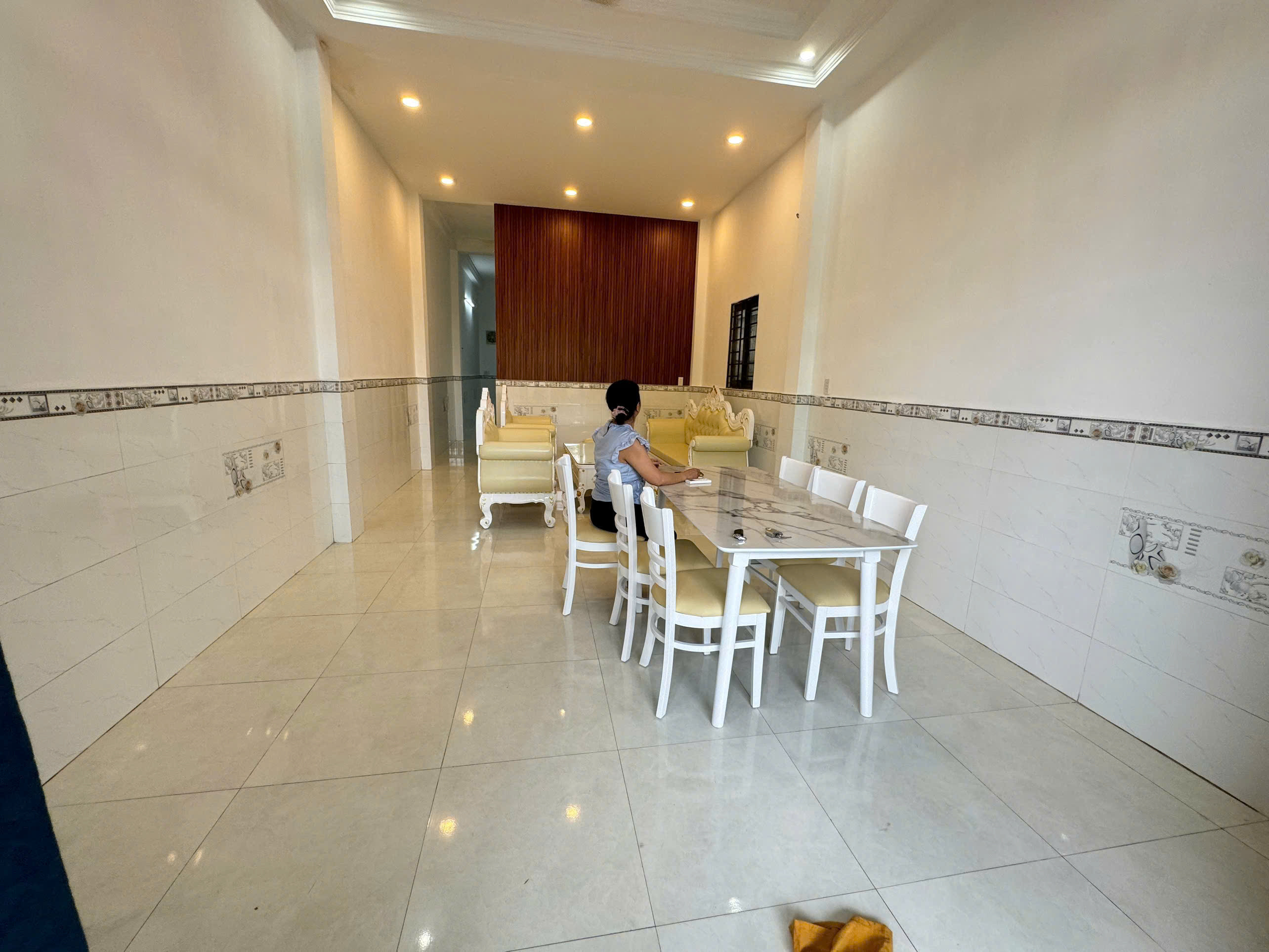 CHỦ NGỘP BANK cần bán căn nhà 1 trệt 1 lửng tại ấp Đông Lân, xã Bà Điểm, Hóc Môn, Hồ Chí Minh
