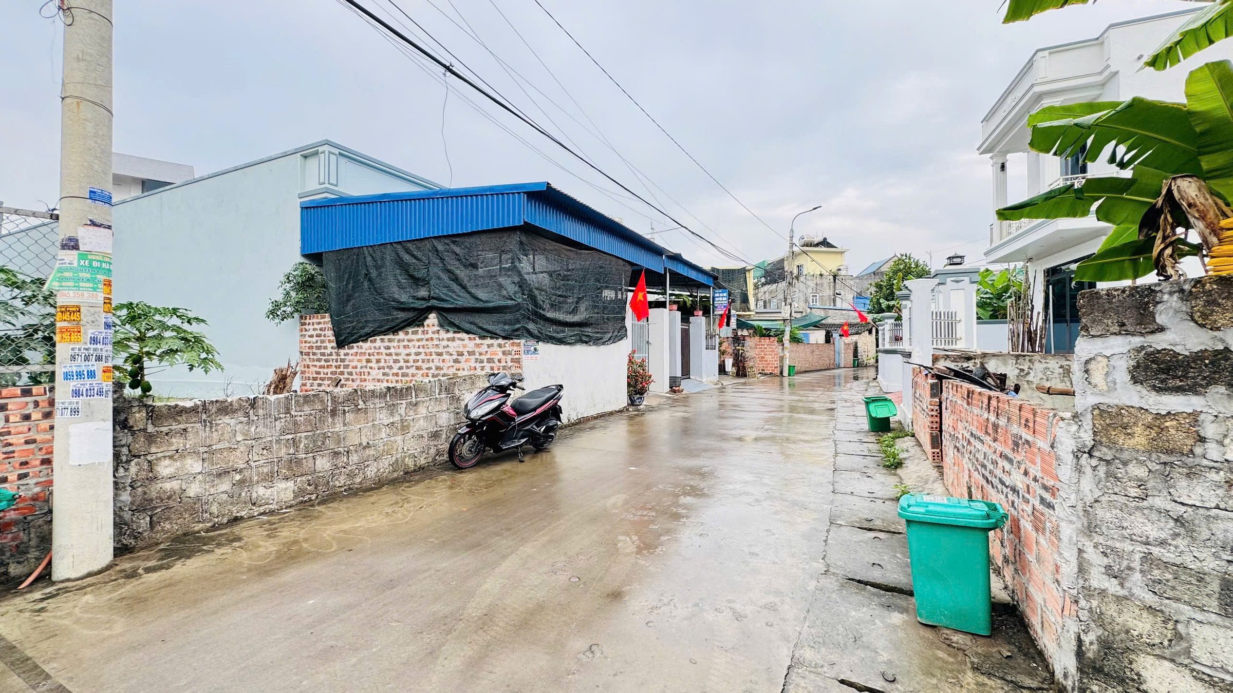 💥💥💥 Đường Thôn Kênh Giang, 106m2 
L/h:076.231.9990 em Thúy
Cách
Ql10 Chỉ 50m, Ngang 4,6m, Giá 1,9x tỷ 💥💥💥

- Vị trí thuận tiện ngay cổng làng Trại Kênh, Nằm trên mặt đường thôn rộng 5m, oto tránh nhau, cách Ql10 chỉ 50m Không lỗi.
- Bìa đỏ chính chủ