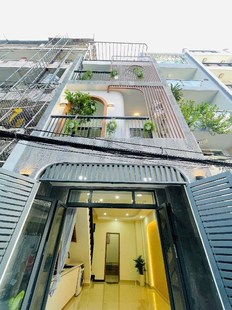Nhà bán sổ hồng riêng quốc lộ 13, 3 tầng nhà mới,