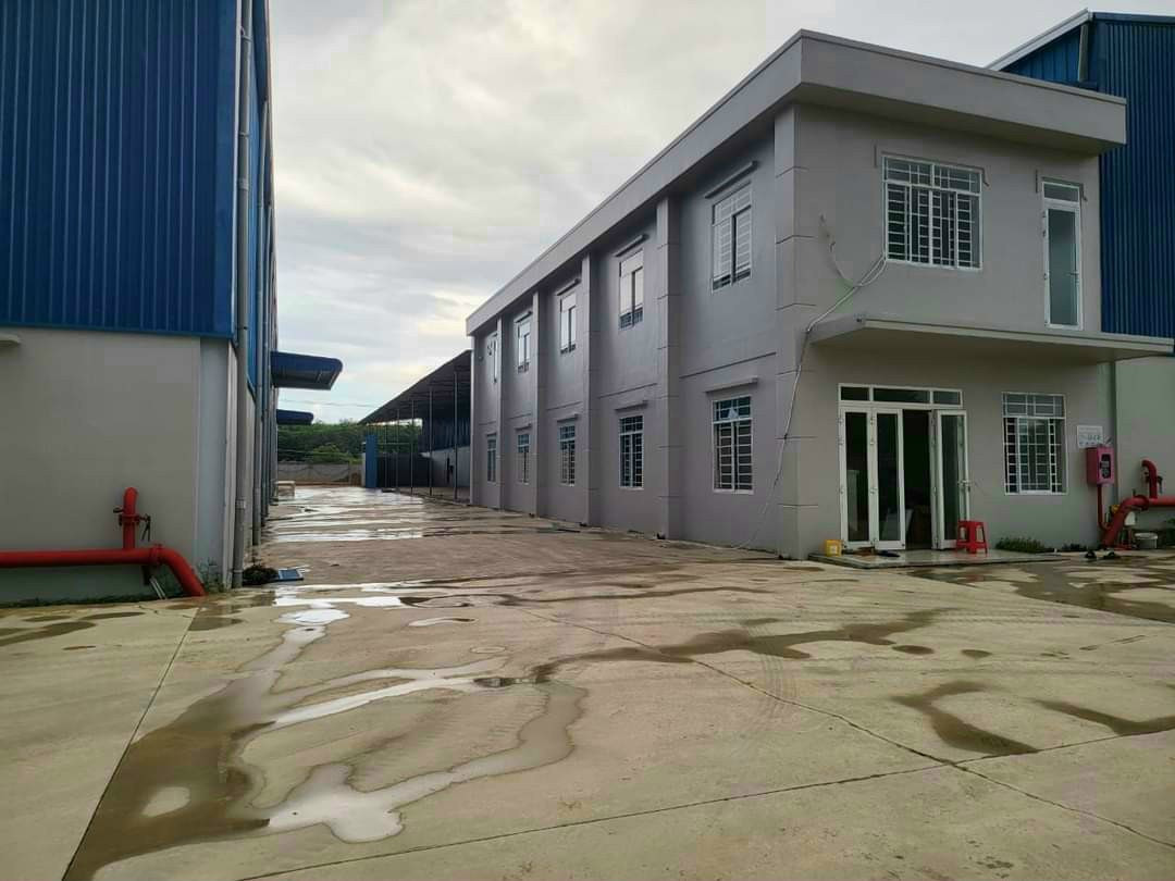 Xưởng cho thuê bến cát - Giá Thuê Xưởng : 2,5usd/m2 + VP 3,5usd/m2