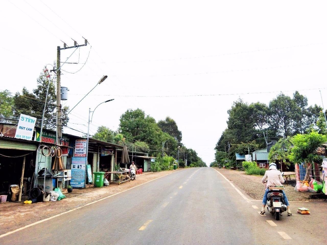 THUA LỖ NÊN SANG GẤP 4210M2 ĐẤT MT 12 NGAY CHỢ, KCN CÔNG NHÂN ĐÔNG TIỆN XÂY TRỌ GIÁ 160TR