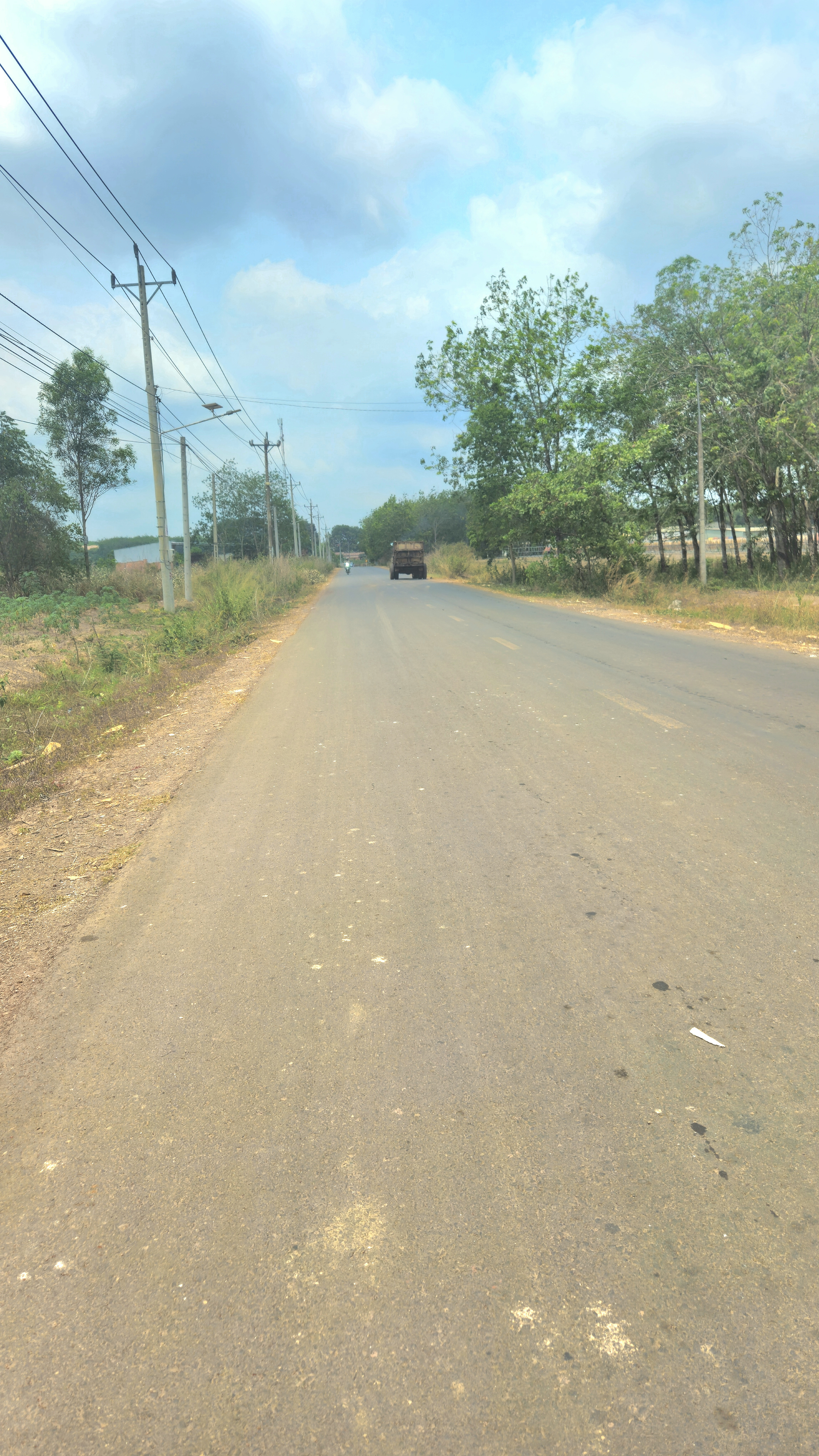 Bán 5ha6 có 1.000m2 thổ cư, đường nhựa gần ql14 tại đồng tiến