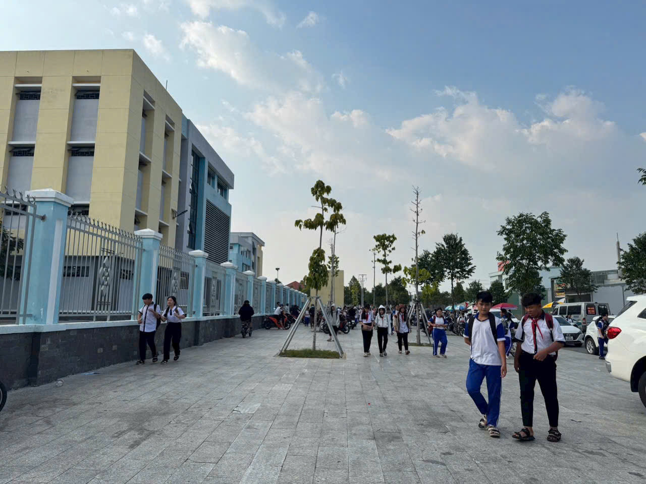 BÁN LÔ ĐẤT 180M2 GẦN TRUNG TÂM THƯƠNG MẠI CHƠN THÀNH GIÁ CHỈ 610TR SỔ SẴN, VỪA CÓ THỂ TÍCH TÀI SẢN VỪA TẠO DÒNG TIỀN