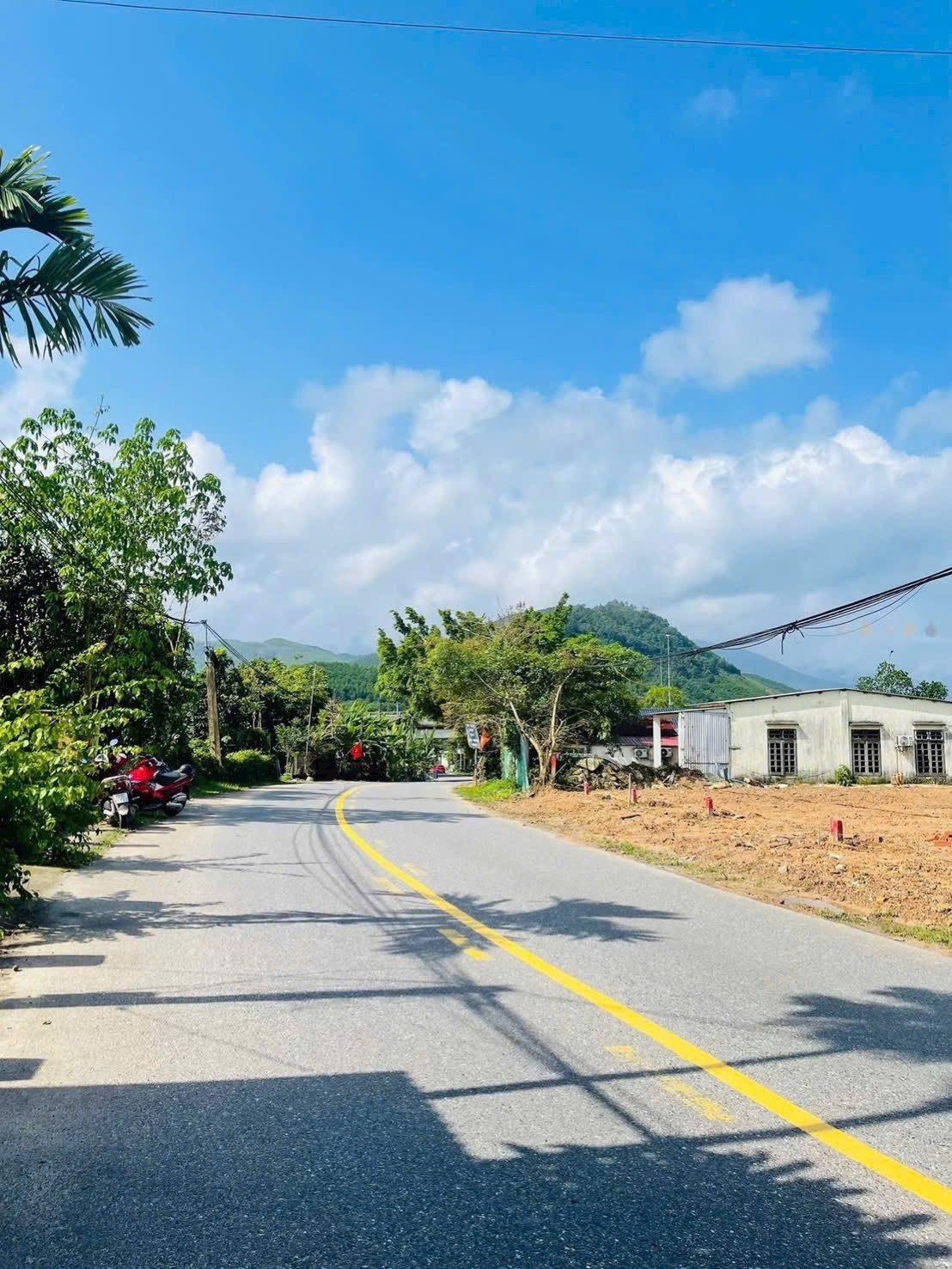 Bán lô đất mặt tiền QL14G, đường nhựa 10m5, trục đường kinh doanh du lịch trọng điểm