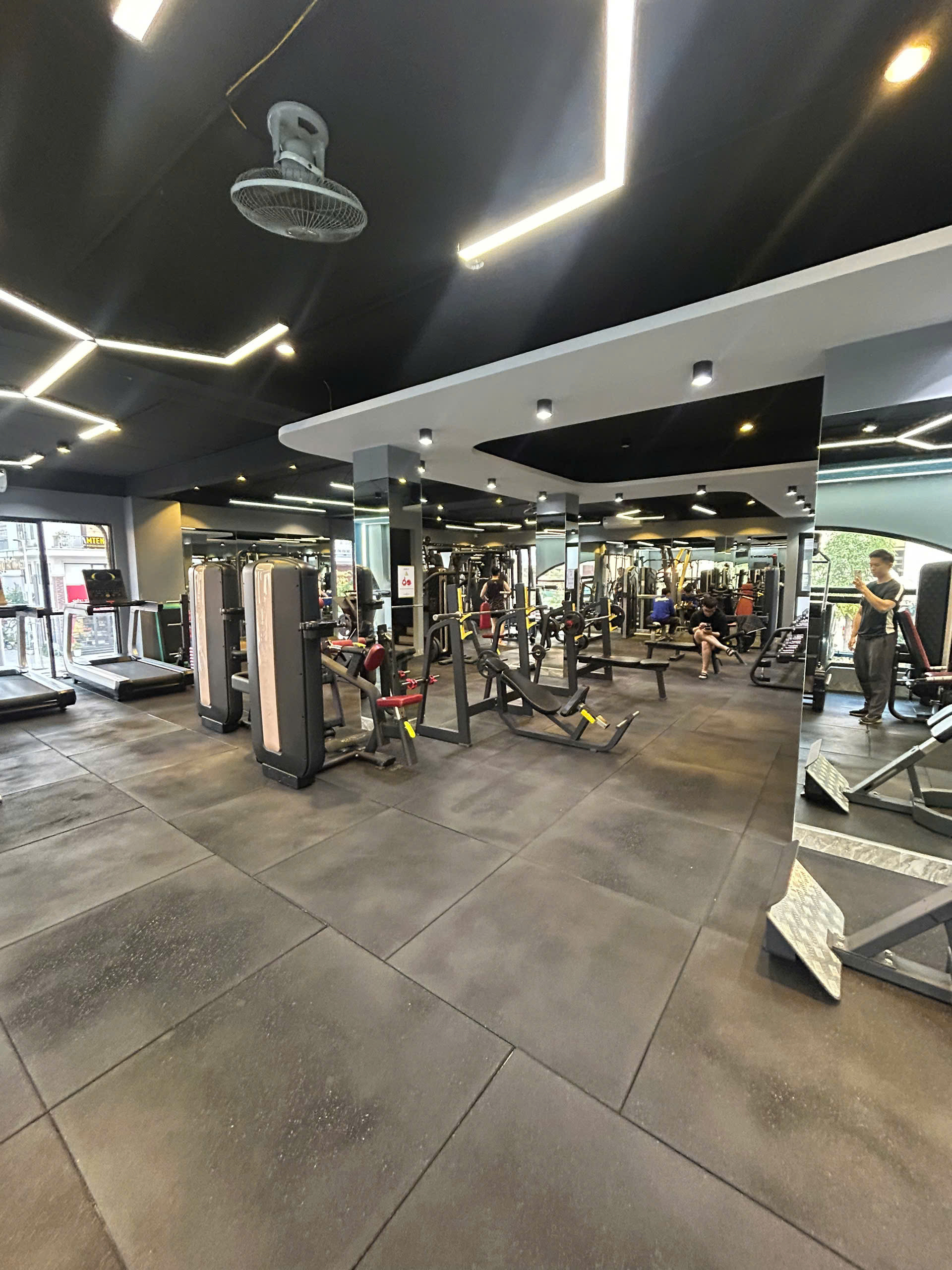 CHÍNH CHỦ SANG NHƯỢNG PHÒNG GYM – VỊ TRÍ VÀNG 3 MẶT TIỀN TẠI HẠ LONG