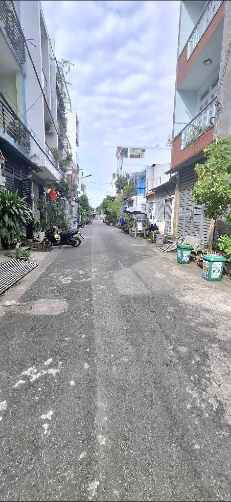 BÁN NHÀ ĐẸP CẬP HÔNG LÊ TRỌNG TẤ.N - NGÃ TƯ GÒ MÂ.Y - ÔTÔ VÀO NGỦ - 5PN - ( 4X17M )