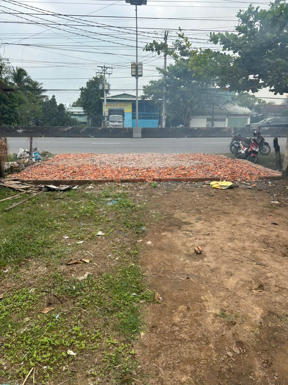 Bán đất 667.9m² ngang 8.1m giá 4.2 tỷ Xã Phú Quới