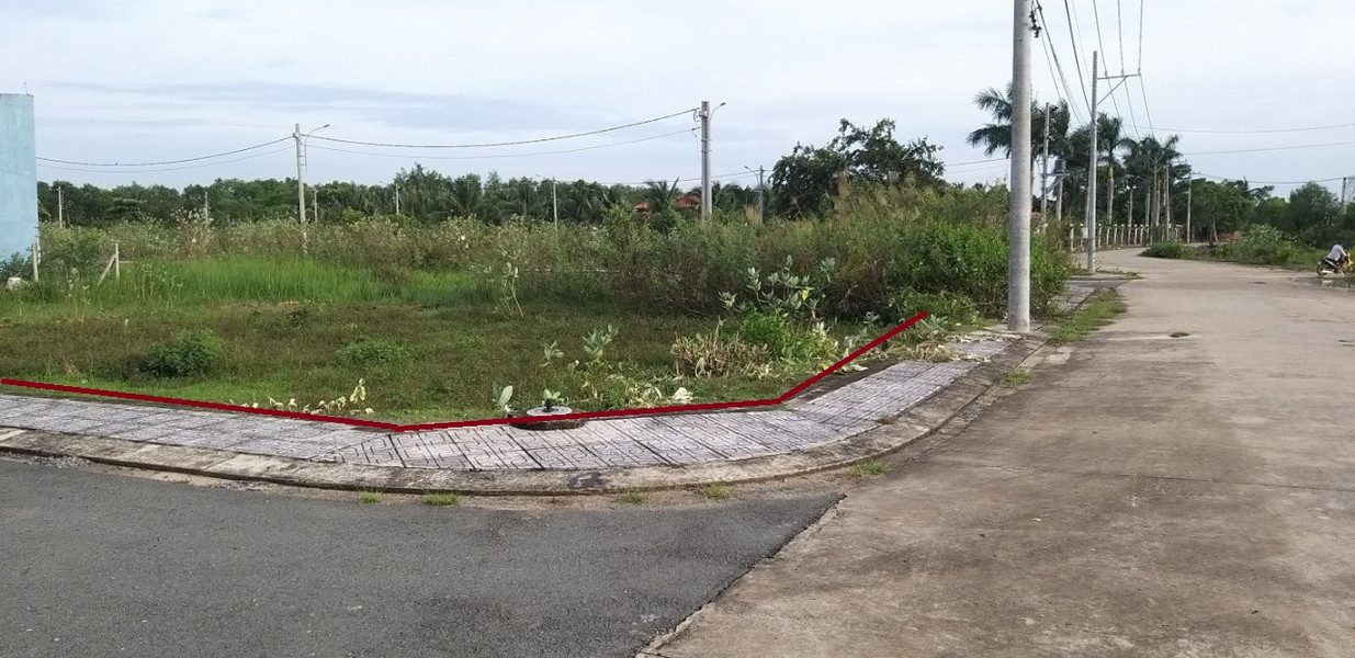 Em Chính Chủ Cần Bán Mảnh Đất Vị Trí Vai Réo Hòa Lạc, Diện Tích 100M, Sát Đại Lộ Thăng Long, Giá hơn 4Tỷ.LH:0979.608.069