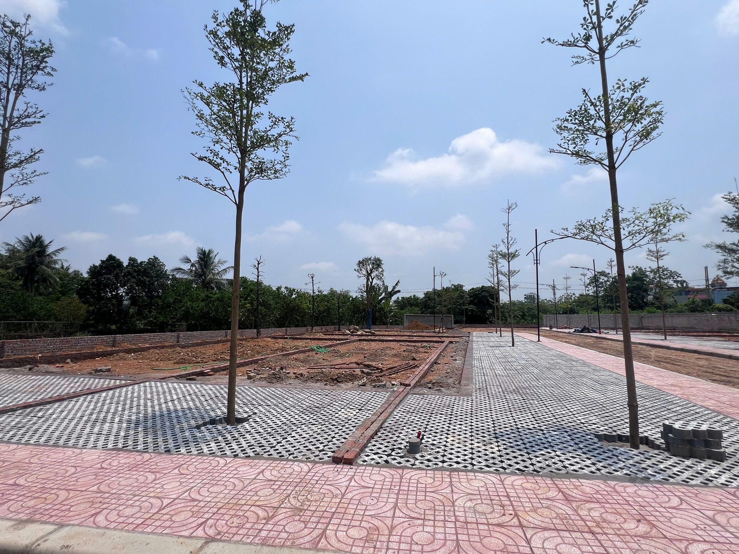 ĐẤT VÀNG HÒA LẠC – GIÁ MỀM – DÒNG TIỀN NGAY 🔥
3 PHÚT TỚI ĐH QG & FPT – XÂY TRỌ KHÔNG LO TRỐNG PHÒNG