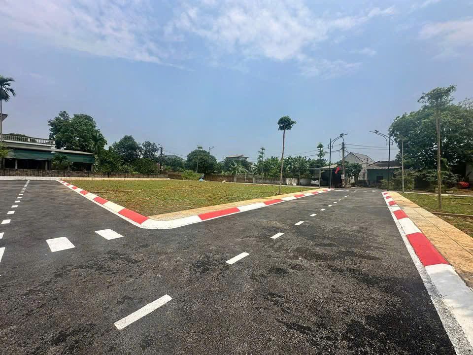 chính chủ cần bán gấp lô đất 100m2 ngay cổng trường tổ hợp DHQG