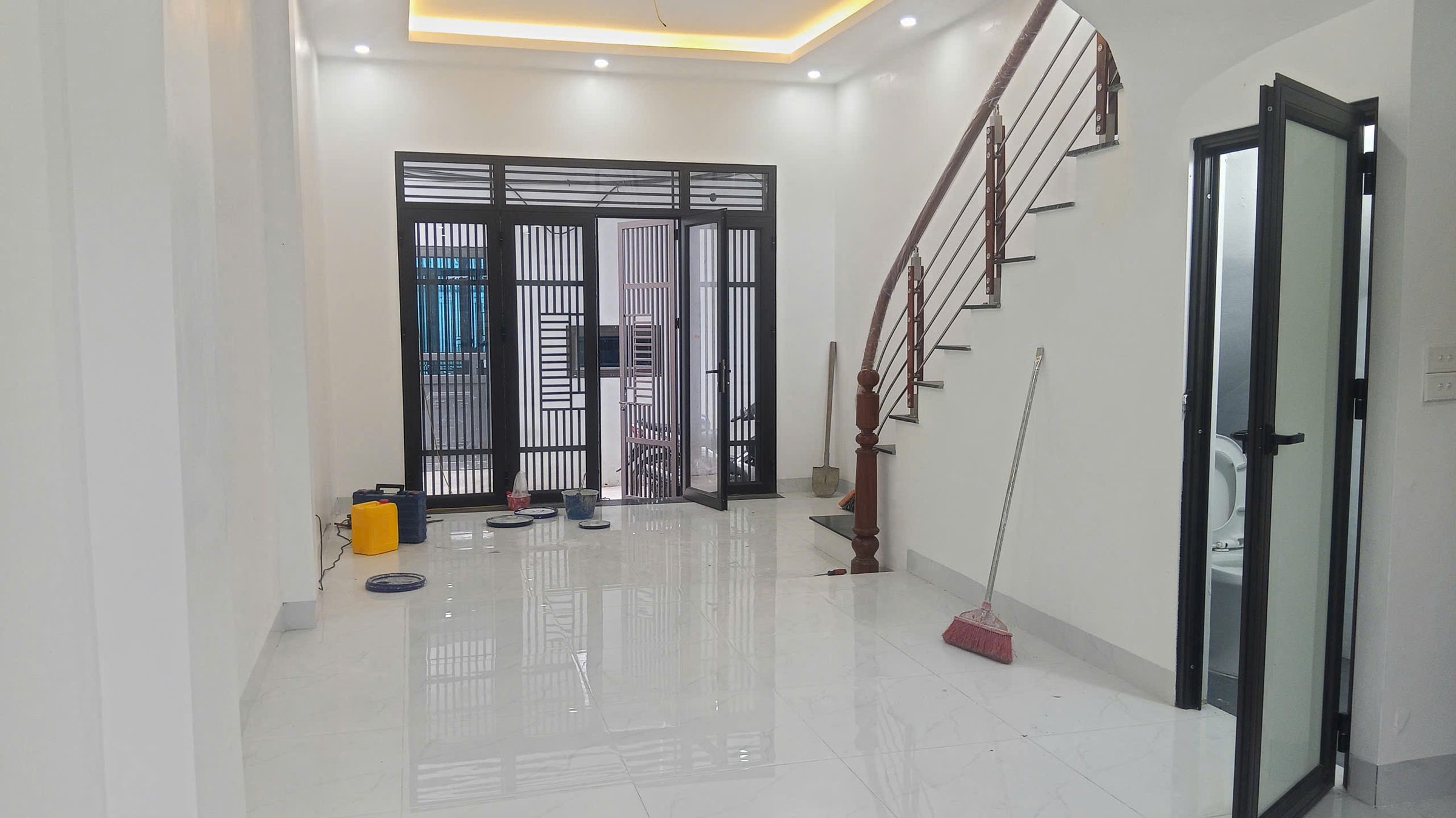 🏡chỉ hơn 4 tỷ -NHÀ 4 T ĐẸP –4PN ĐỦ CÔNG NĂNG –NGÃ BA BÌNH ĐÀ -gần VINHOMES🏡0977690119