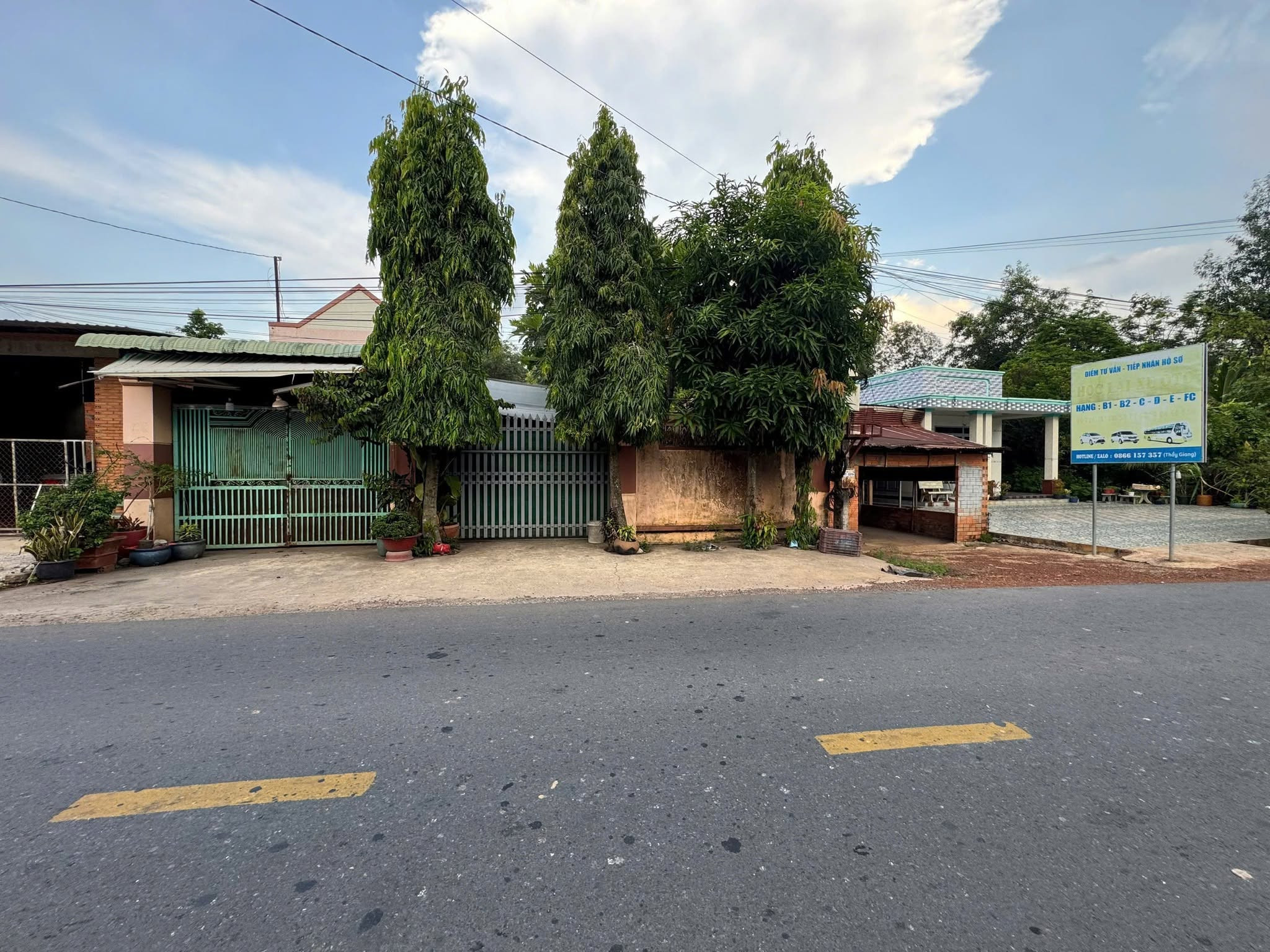 BÁN NHÀ NGHỈ TRẢNG BÀNG TÂY NINH 408m2 GIÁ RẺ BÈO