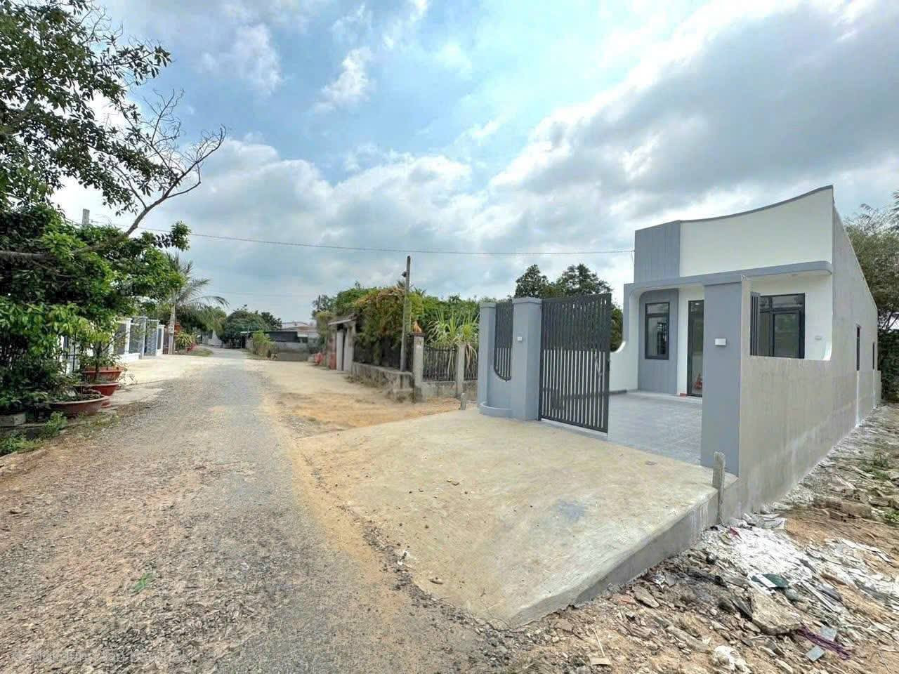 🏡 NHÀ MỚI MẶT TIỀN ĐƯỜNG NHỰA – GẦN BỆNH VIỆN XUYÊN Á