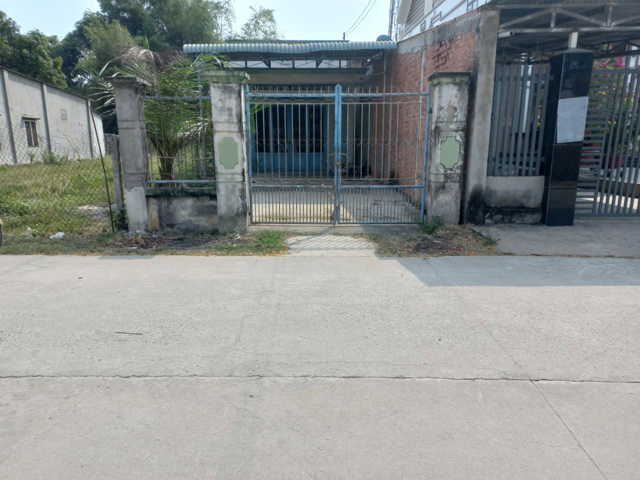 Ban nha rieng