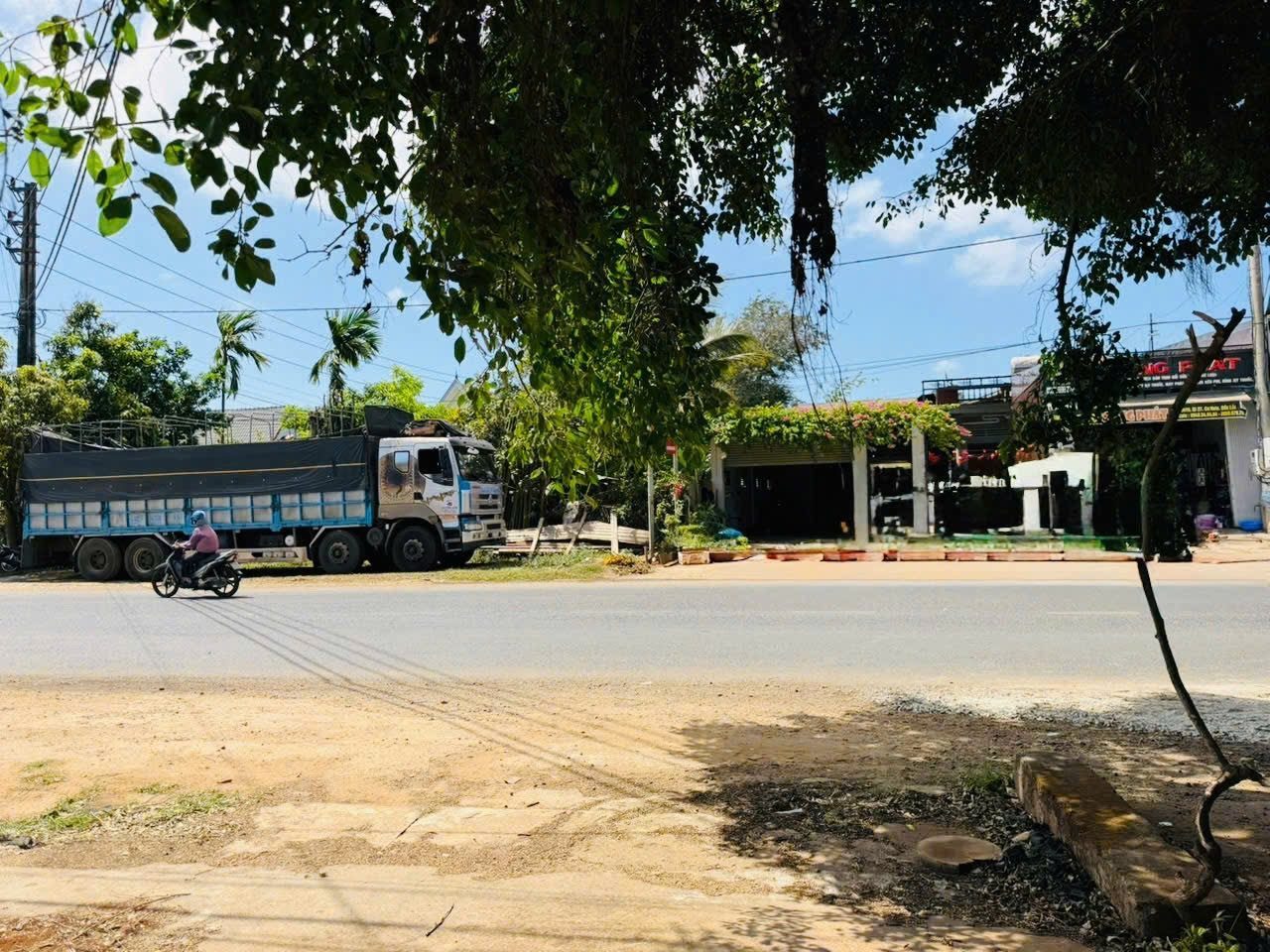 Vị trí đẹp, hiếm – 2 mặt tiền (QL27 + hẻm 5m, ô tô né nhau thoải mái)