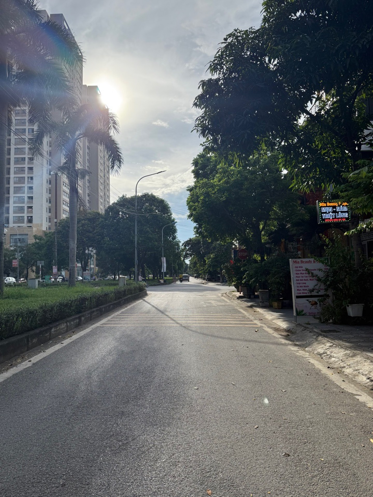 Bán Nhà 5 TẦNG THANG MÁY MẶT ĐƯỜNG ĐÔI 30m , TÂN TÂY ĐÔ , SÁT QL32 dt 95m2 MT5m