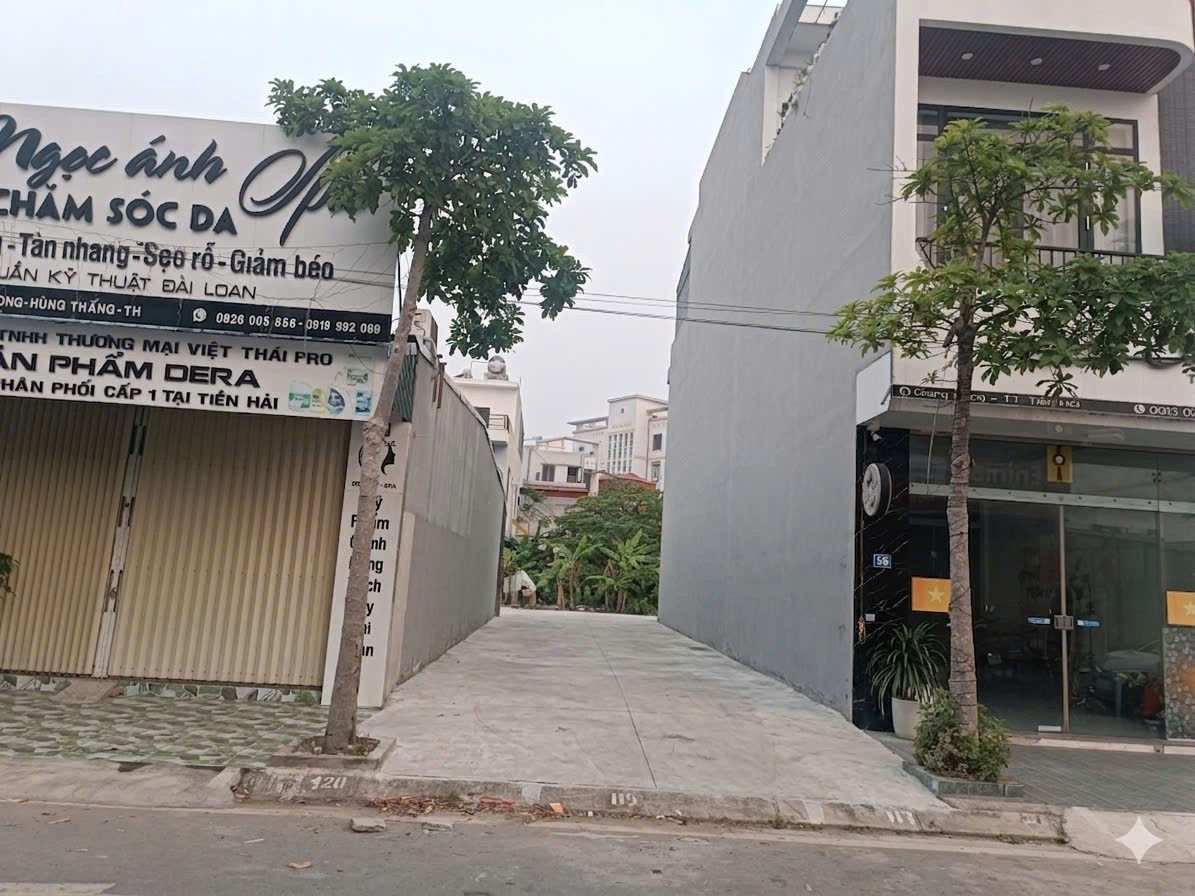 Bán gấp lô góc 100m2 trục chính sát KCN Hải Long - 2 tỷ