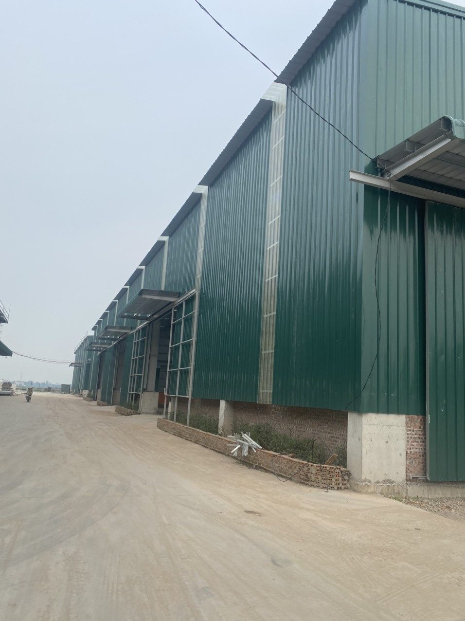 Cho thuê kho xưởng 2000m2, trạm điện lớn 650kva, xe công ra vào, PCCC vách tường