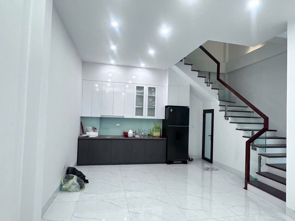 NHÀ MỚI TINH 5 TẦNG TRÂU QUỲ – CHỈ 6.3 TỶ 0964793928
