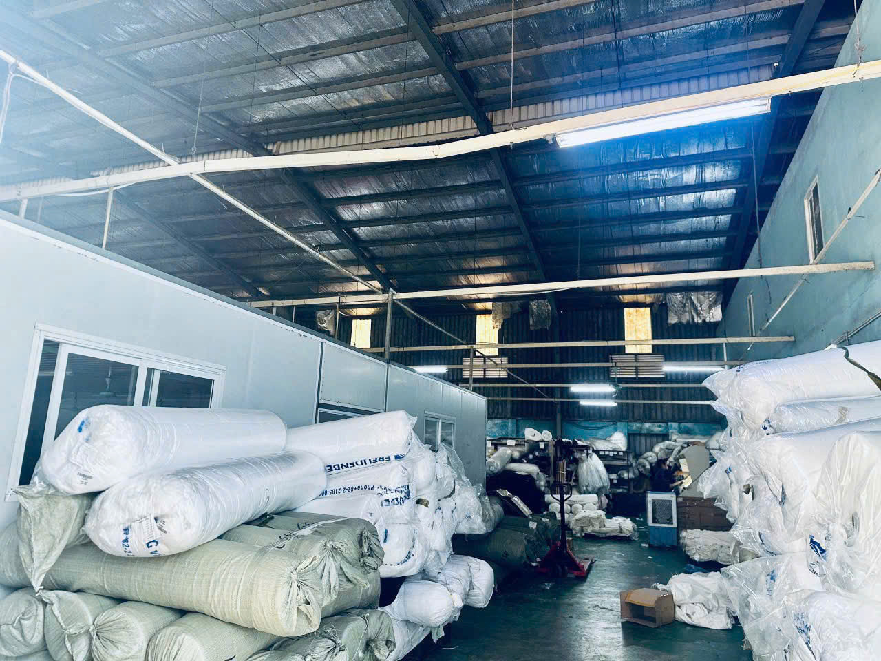 Cho thuê 1.200m2 và 1.700m2 tại Khu Công Nghiệp Hapro, Gia Lâm, Hà Nội.