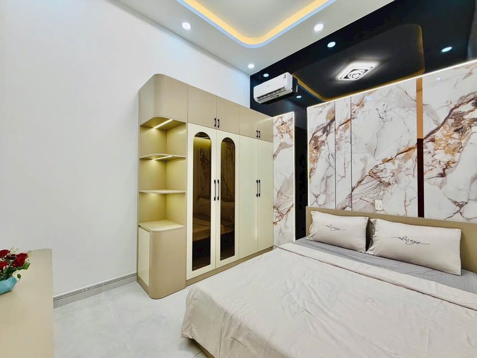 Chủ Cần Bán Gấp Căn Nhà 1 Trệt 1 Lầu - Chợ Bình Chánh - Sổ Riêng - Gần Tiện Ích