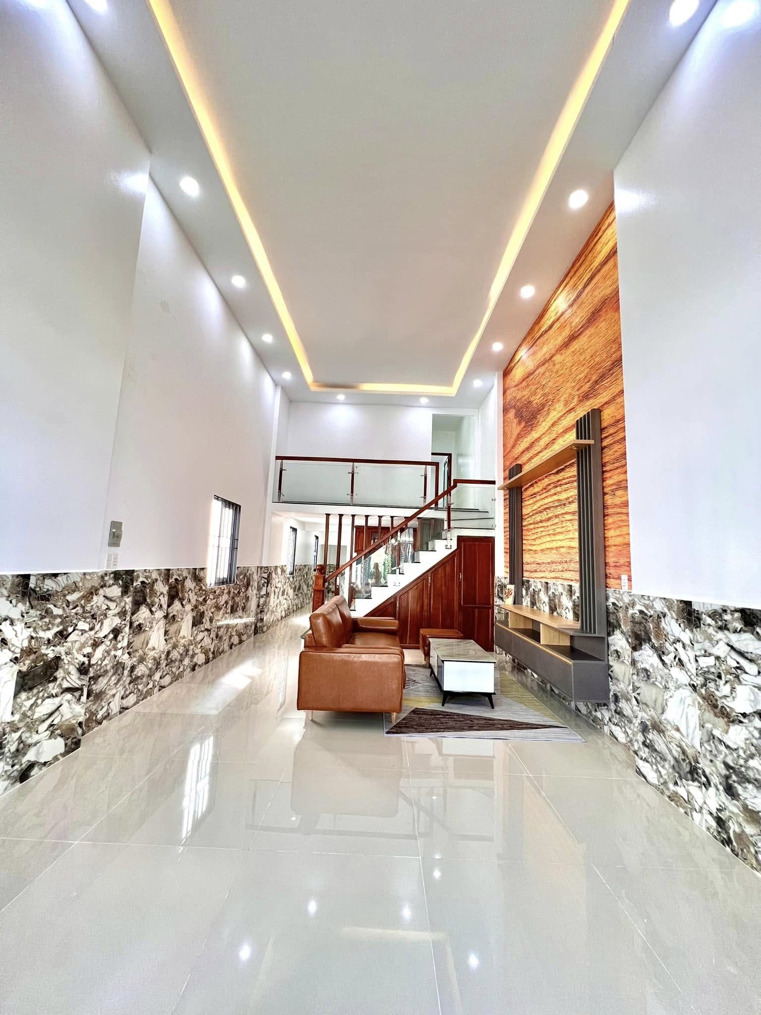 Bán Nhà QL50 sổ hồng riêng 100%, Mặt tiền 8m nhựa. Ngân Hàng bán trả nợ cho khách nên bán nhanh gọn lẹ trong tháng 6.