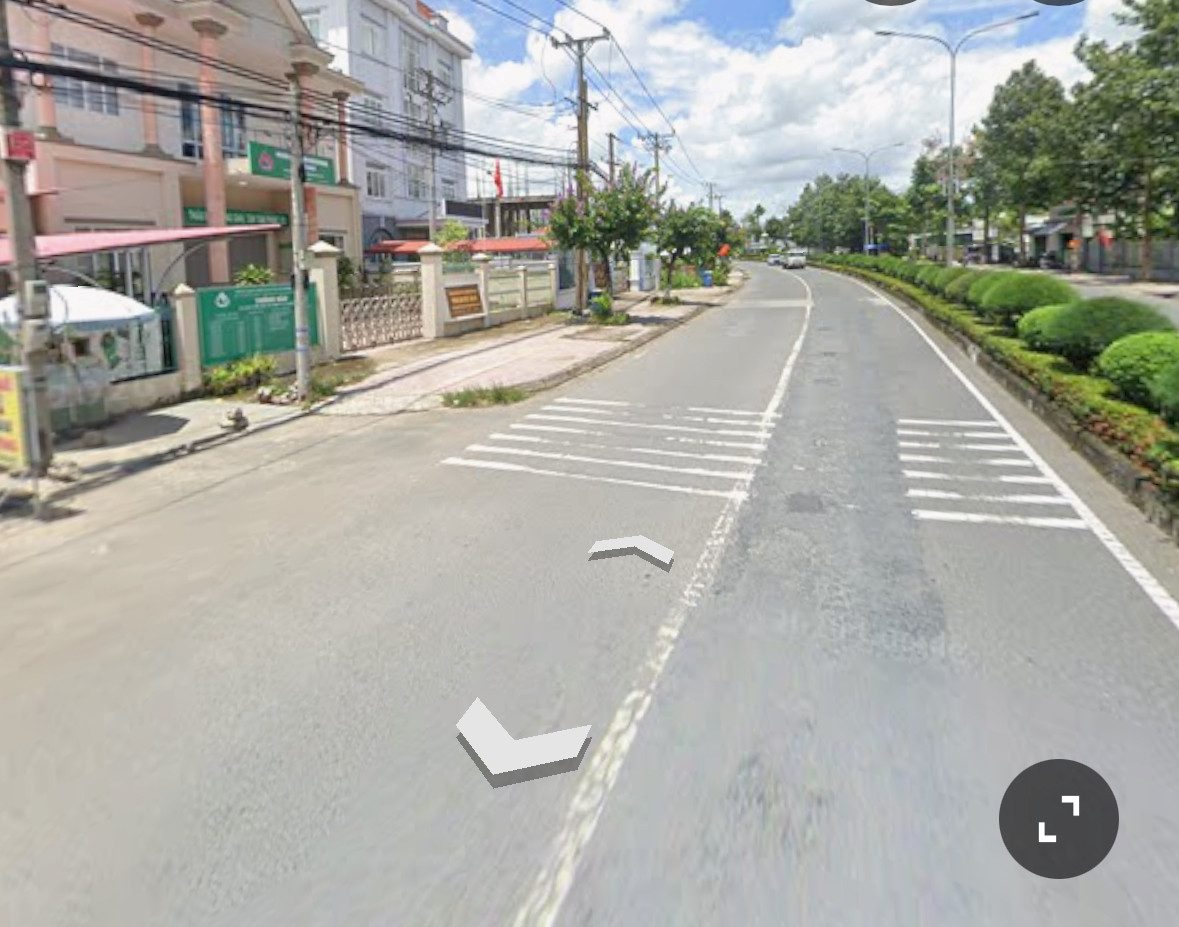 Mặt tiền quốc lộ 53, ngay thị trấn Long Hồ ( xã Long Hồ mới). Phù hợp kinh doanh mua bán