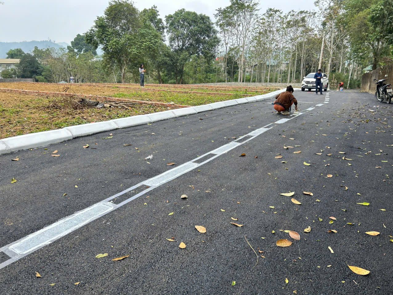 đất chợ bãi nai 150m2 chỉ hơn 300 triệu, cách KCN Mông Hóa hơn 200 ha chỉ 5 phút di chuyển, cách QL6 300m