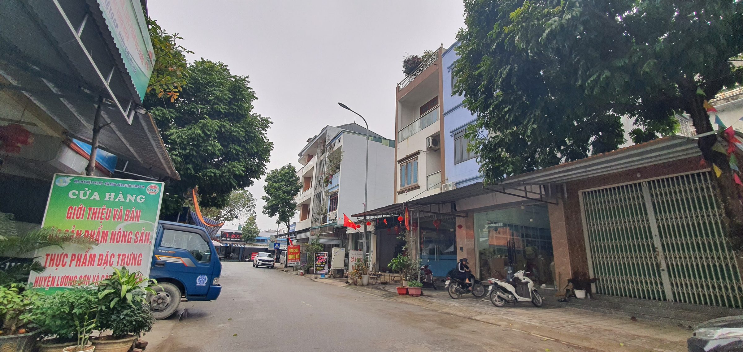 BÁN ĐẤT PHỐ CHỢ LƯƠNG SƠN - KINH DOANH ĐỈNH