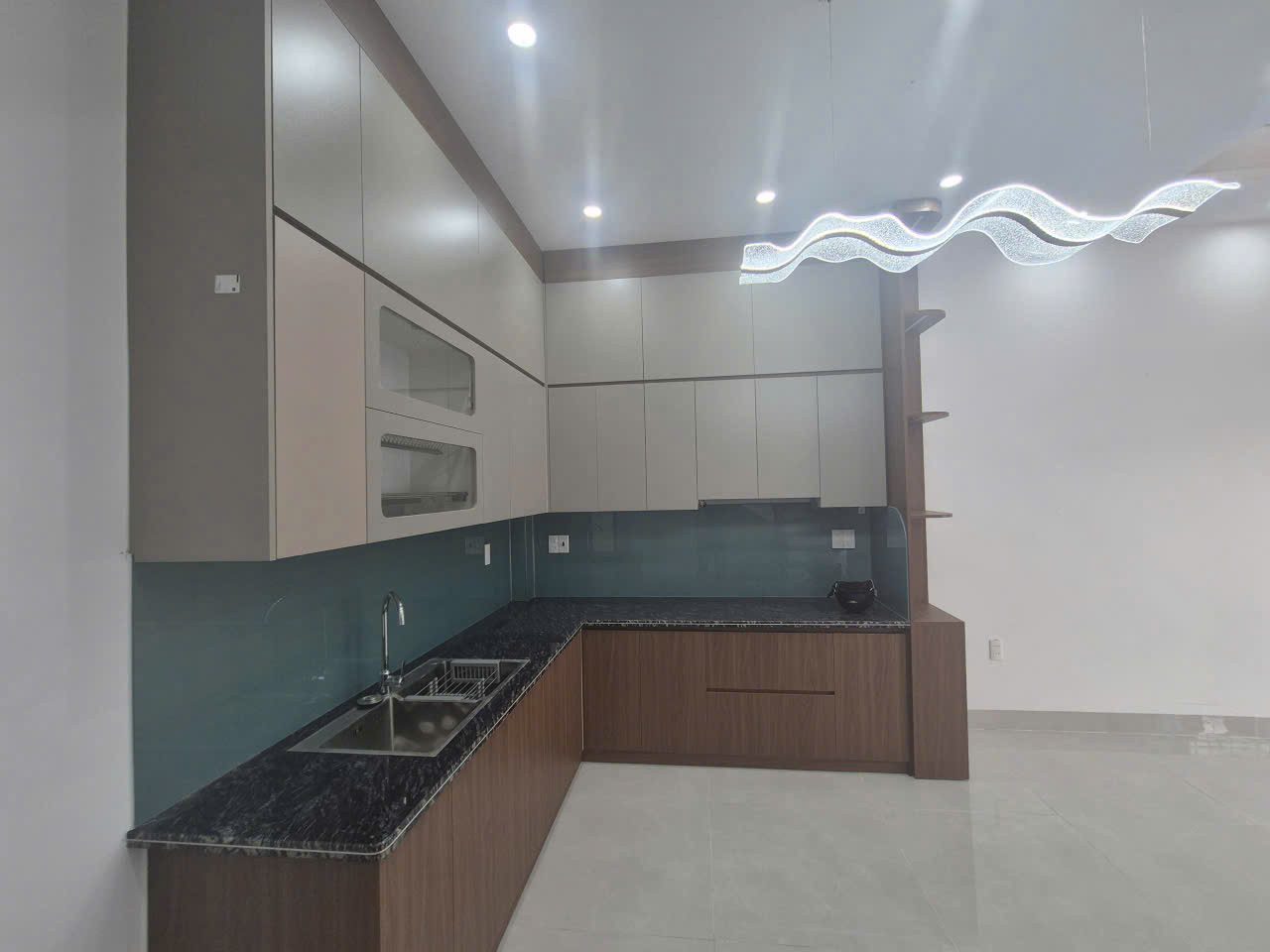 Nhà 2 Tầng Sân Cổng Riêng Quỳnh Cư, Hùng Vương, Hồng Bàng – DT 71m², MT 5,05m, Chỉ 2,45 Tỷ