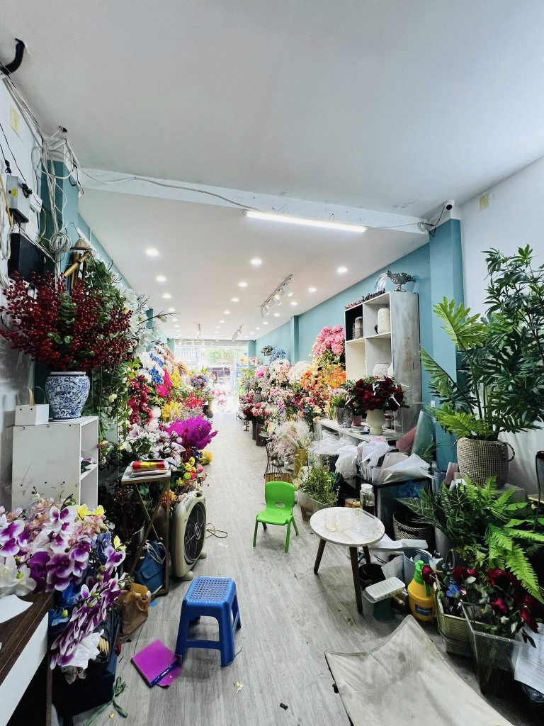 MẶT PHỐ SÀI ĐỒNG LÔ GÓC VỈA HÈ KINH DOANH SẦM UẤT