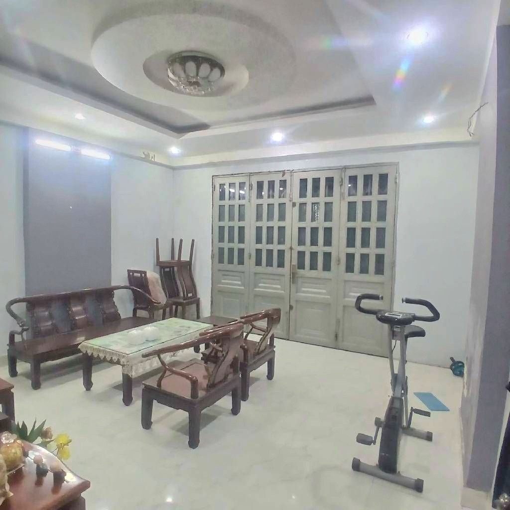 BÁN NHÀ ĐẸP SÁT KINH DƯƠNG VƯƠN.G - AEO.N MAILL B.TÂ.N - ÔTÔ VÀO NGỦ - ( 5X14M )