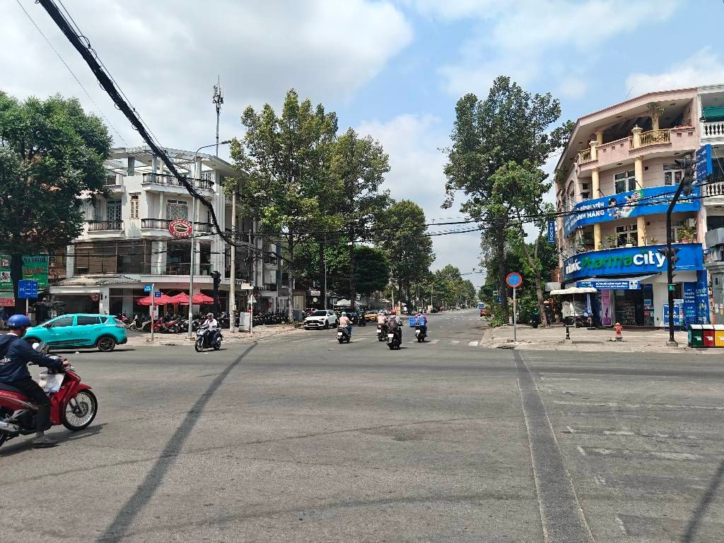 SIÊU PHẨM MẶT TIỀN KINH DOANH KHU TÊN LỬA 4 TẦNG ĐƯỜNG 12M NHIK 11 TỶ