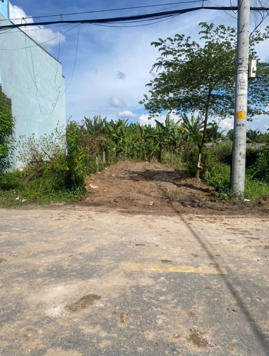 🔥 BÁN ĐẤT NỀN TT BẾN LỨC – SÁT QL 1A | GIÁ CHỈ 1 TỶ 230 TRIỆU 🔥
📍 Vị trí: Đường Liên Thôn, Thị trấn Bến Lức – sát bên Quốc lộ 1A
📐 Diện tích: 4,5m × 30m (≈ 135m²)
💰 Giá bán: 1 tỷ 230 triệu (cực tốt khu trung tâm)