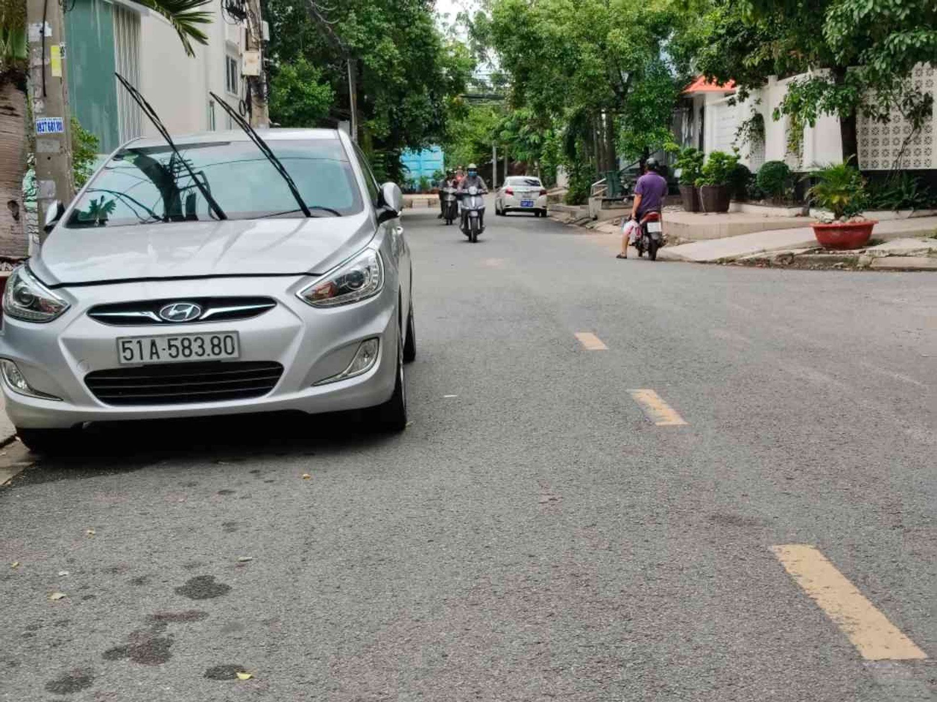 BÁN ĐẤT TẶNG NHÀ CÓ 8 PHÒNG TRỌ - KDC GIA HÒÀ  -  BÌNH HƯNG- BÌNH CHÁNH  -NGANG 8M- PHÙ HỢP XÂY BIỆT THỰ ,VĂN PHÒNG - 10,2 TỶ.