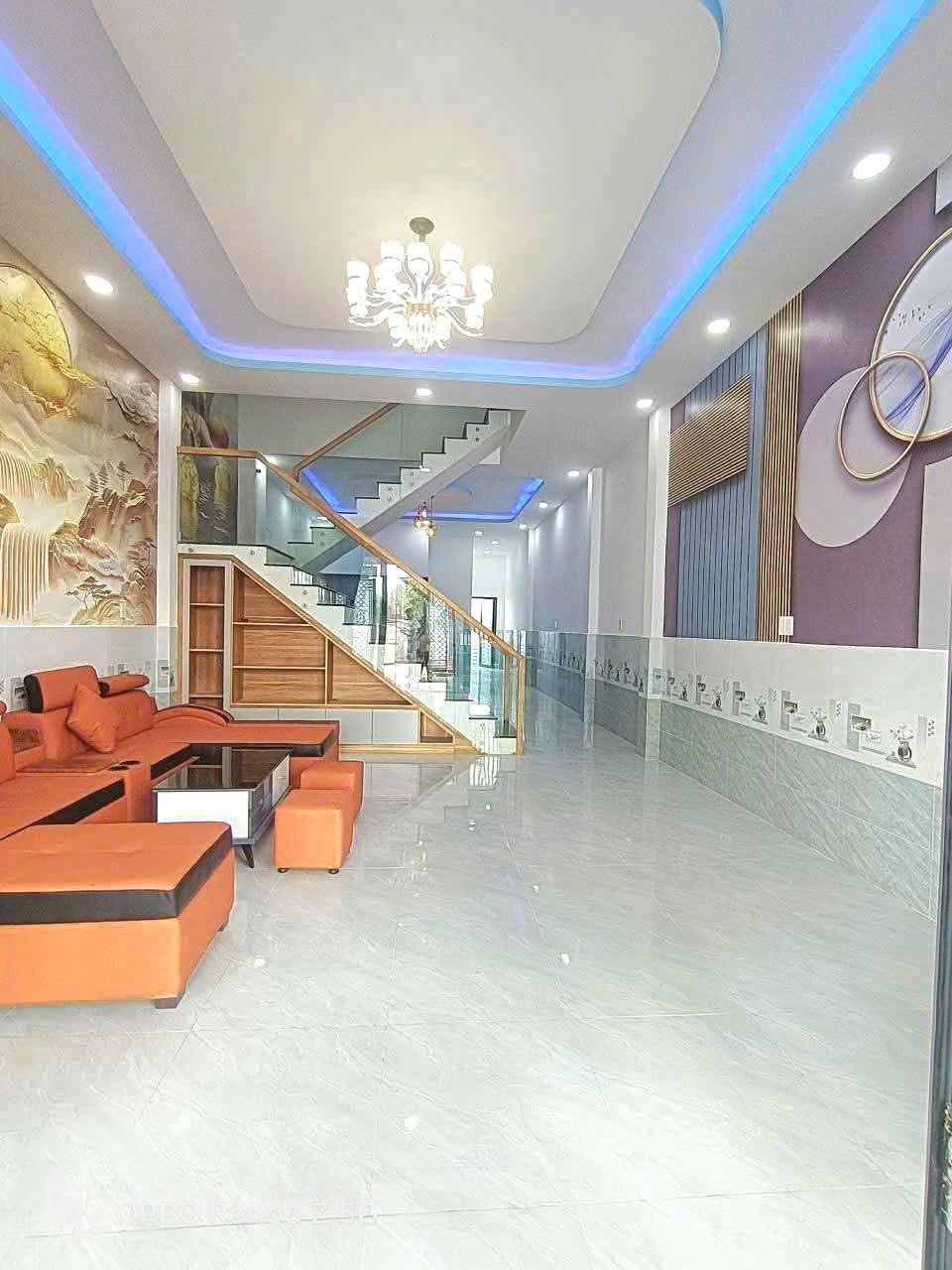 BÁN NHÀ ĐẸP CẠNH TÂ.N KỲ TÂN QUÝ - HẺM XE HƠI - ( 4X19M )