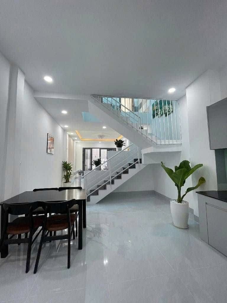 Giảm giá cực rẻ chỉ 1,9tỷ cho 46,7m2. Nhà đường số 14, p5, GV. Sẵn hợp đồng thuê 15tr/1 tháng