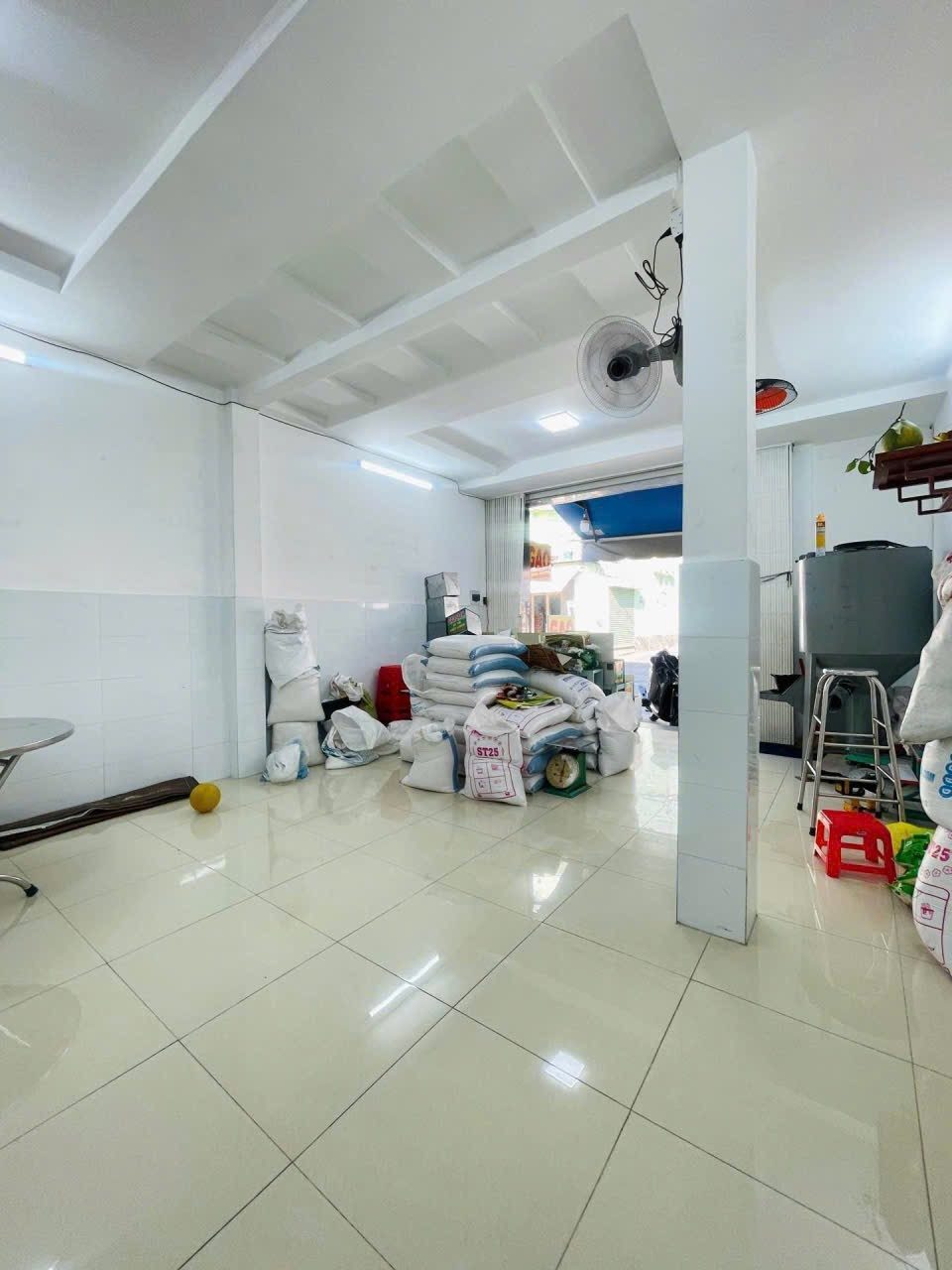 Nhà mặt tiền kinh doanh, BHH, Bình Tân, ngang 5m rộng rãi