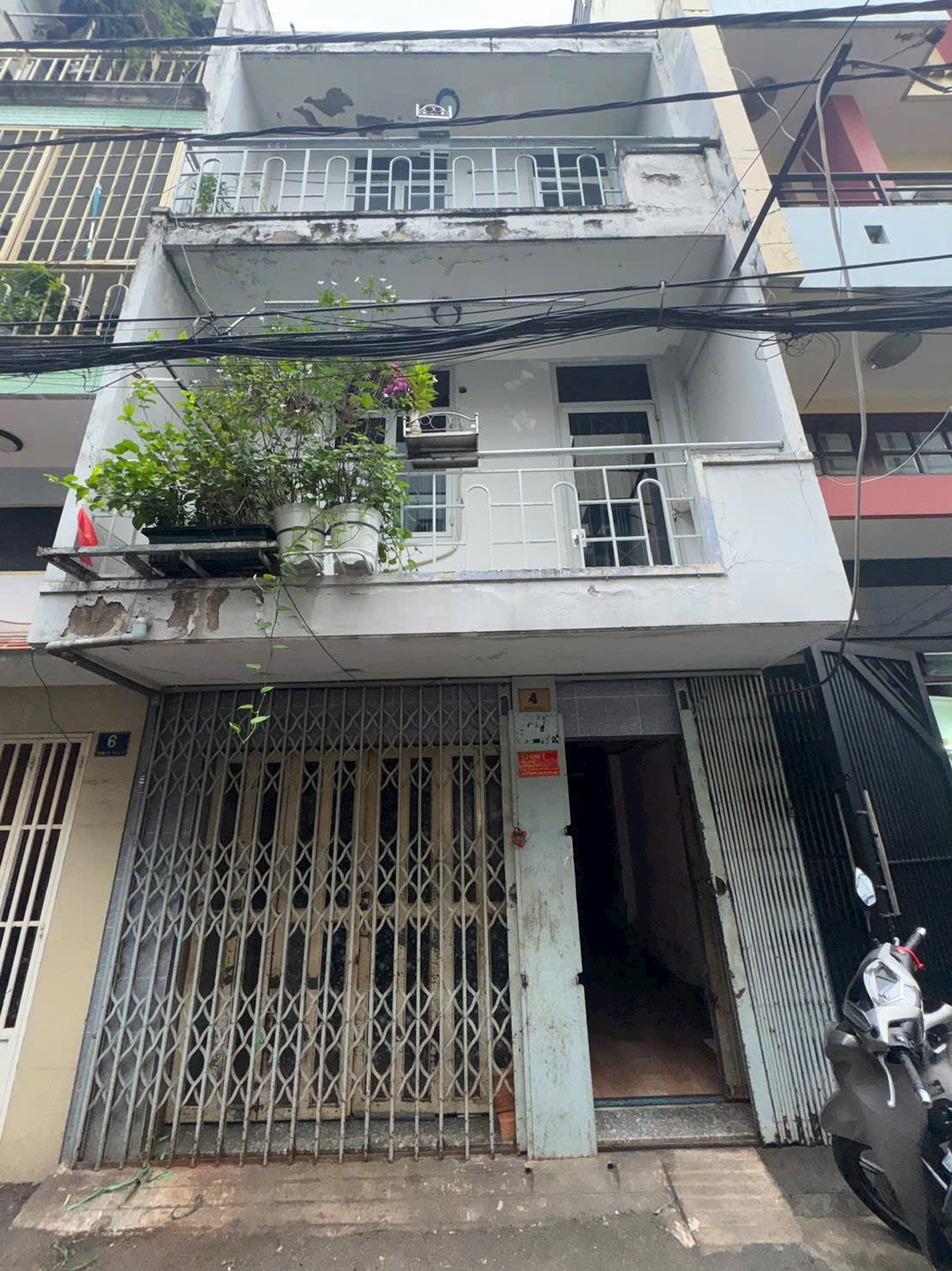 BÁN NHÀ 2 TẦNG MẶT TIỀN ĐƯỜNG SỐ QUẬN 4