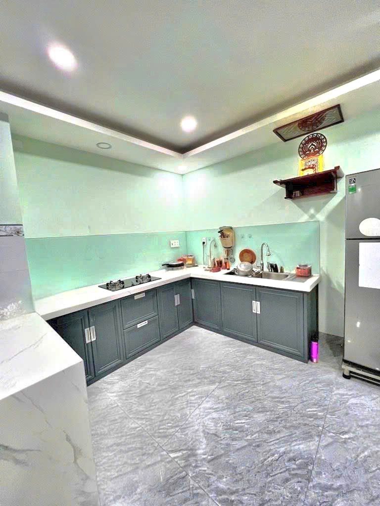 BÁN NHÀ ĐẸP CẠNH TÂ.N KỲ TÂN QUÝ - HẺM XE HƠI - ( 4.5X15M )