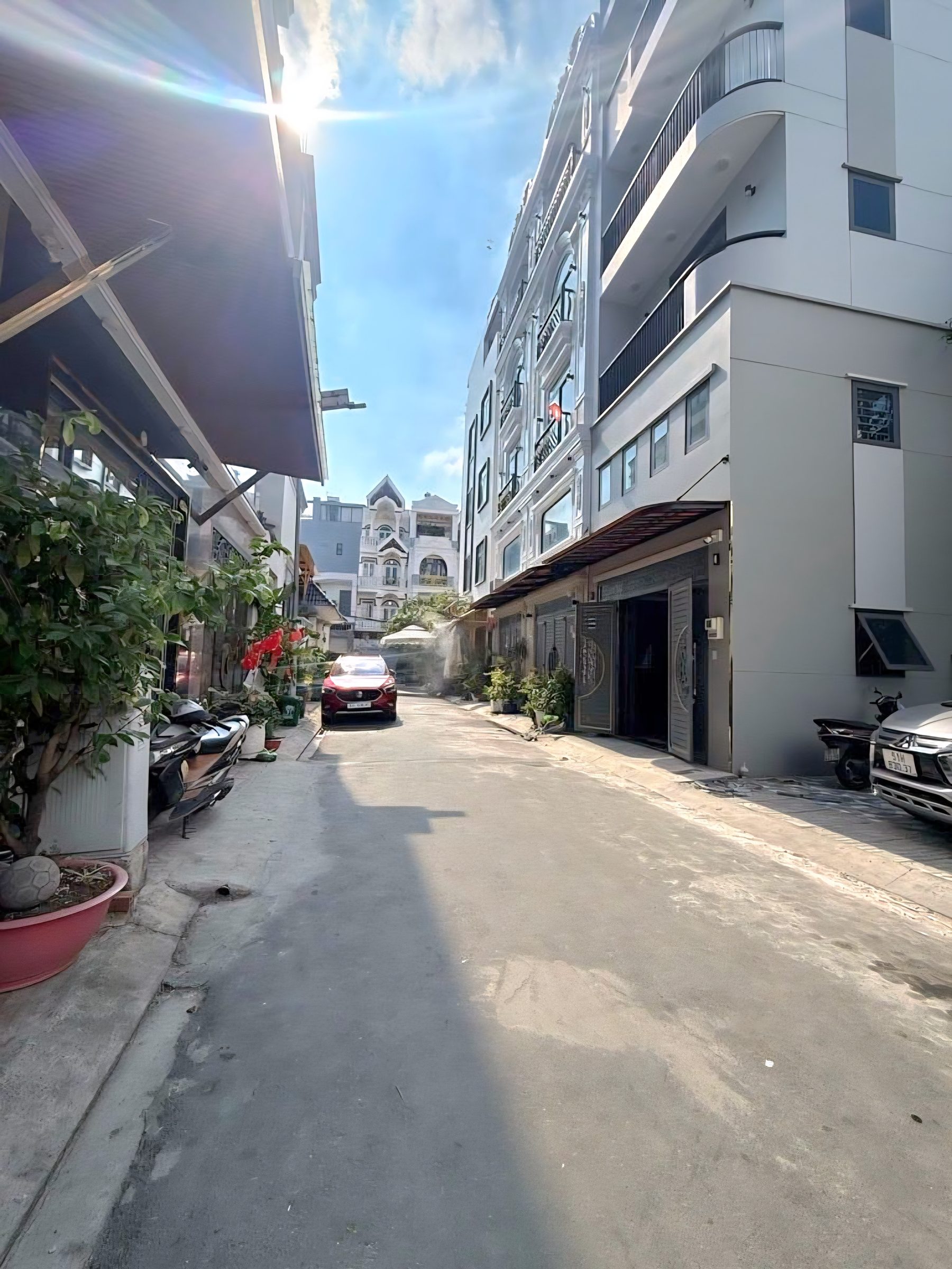 BÁN ĐẤT ĐẸP SÁT TÂ.N KỲ TÂN QUÝ - ĐƯỜNG XE TẢI - ( 5X14M )