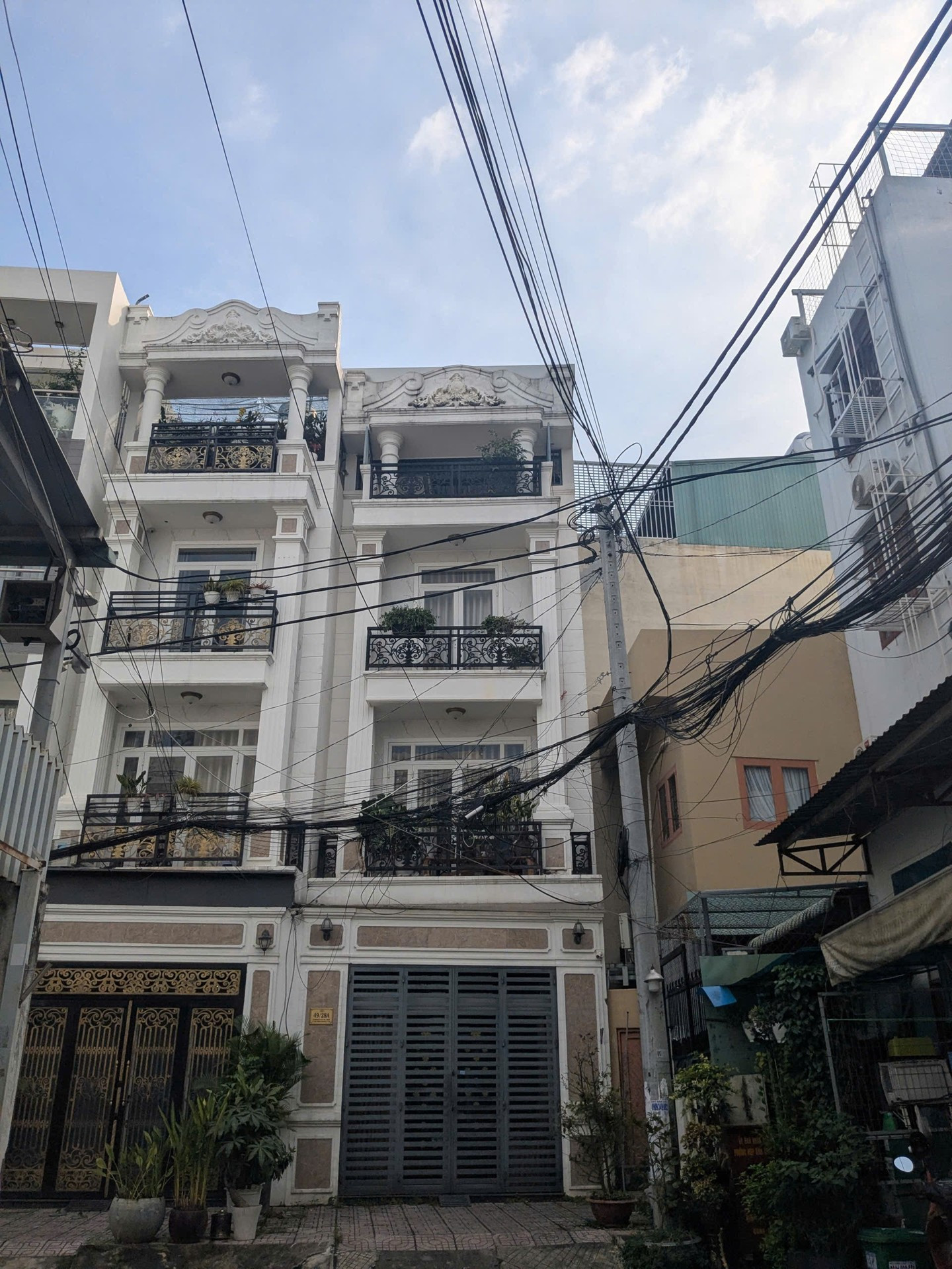 Bán nhà tầng ngay Gigamall Phạm Văn Đồng.xe hơi đậu trong nhà mà chỉ hơn 7ti