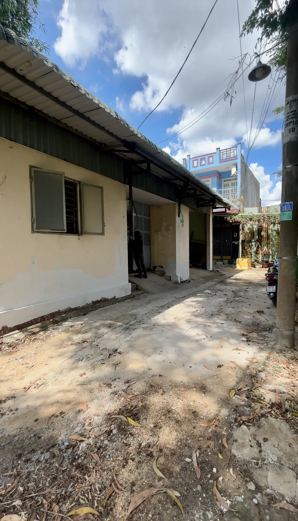 kho kết hợp văn phòng ở lại cho thuê gấp đường 1C giao đường Võ Văn Vân 11mét ngang vĩnh lộc B