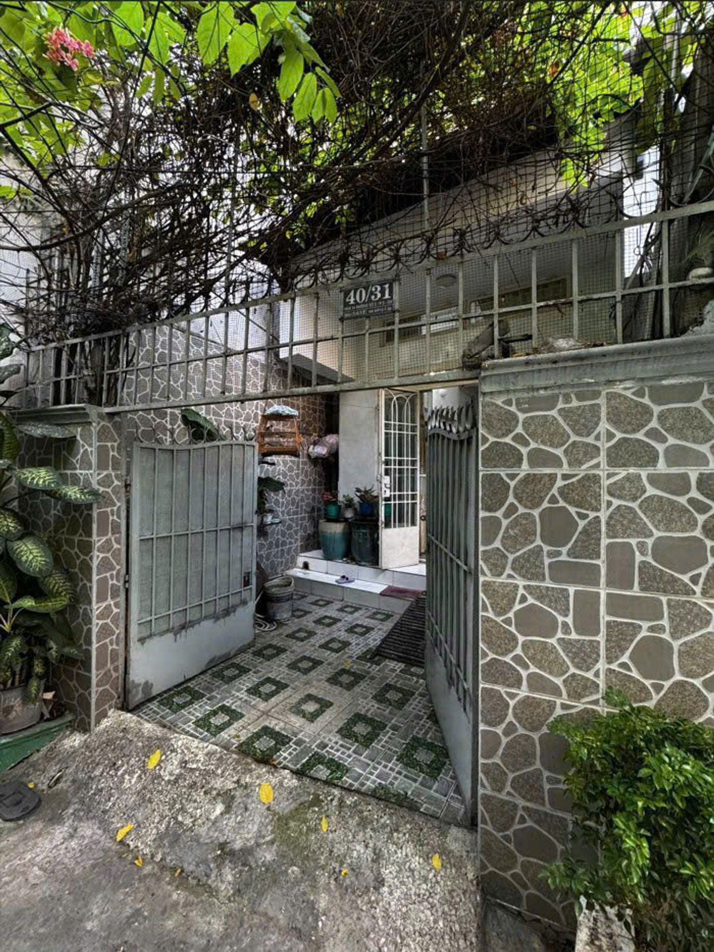 DIỆN TÍCH KHỦNG 52M2 ( nở hậu 3,95m ), HẺM 3 GÁC , 4 TẦNG 1T2L SÂN THƯỢNG ĐỐI DIỆN BV 175