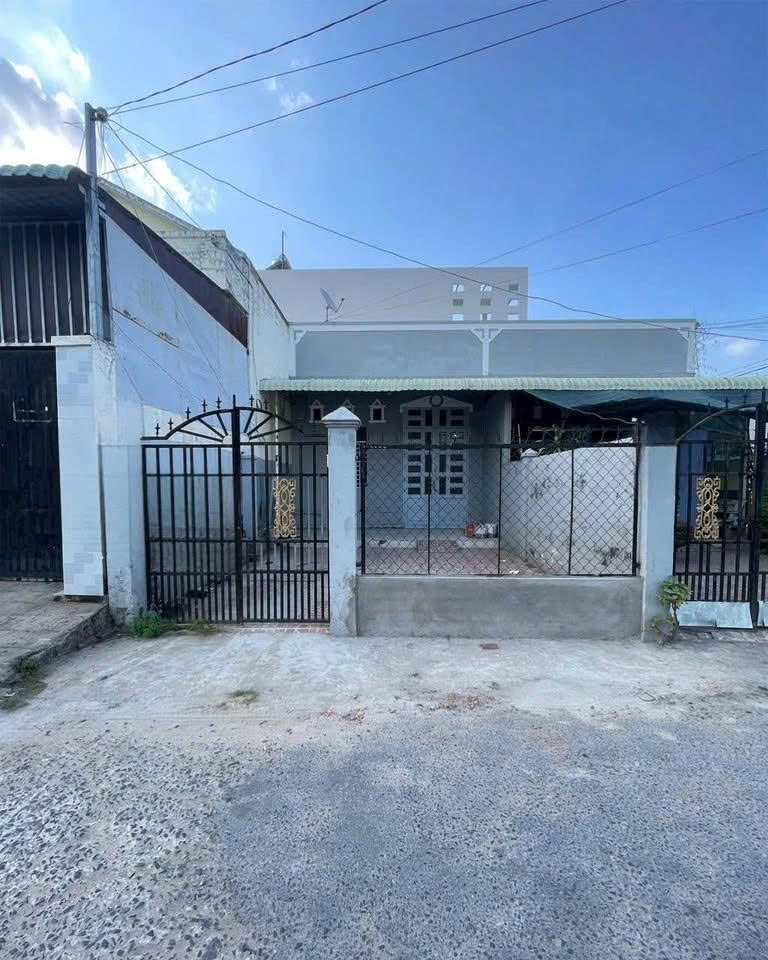 Bán Nhà sổ hồng riêng 129m²  giá 900 triệu ở Đường số 26 Xã Tân Thông Hội Huyện Củ Chi TP. Hồ Chí Minh